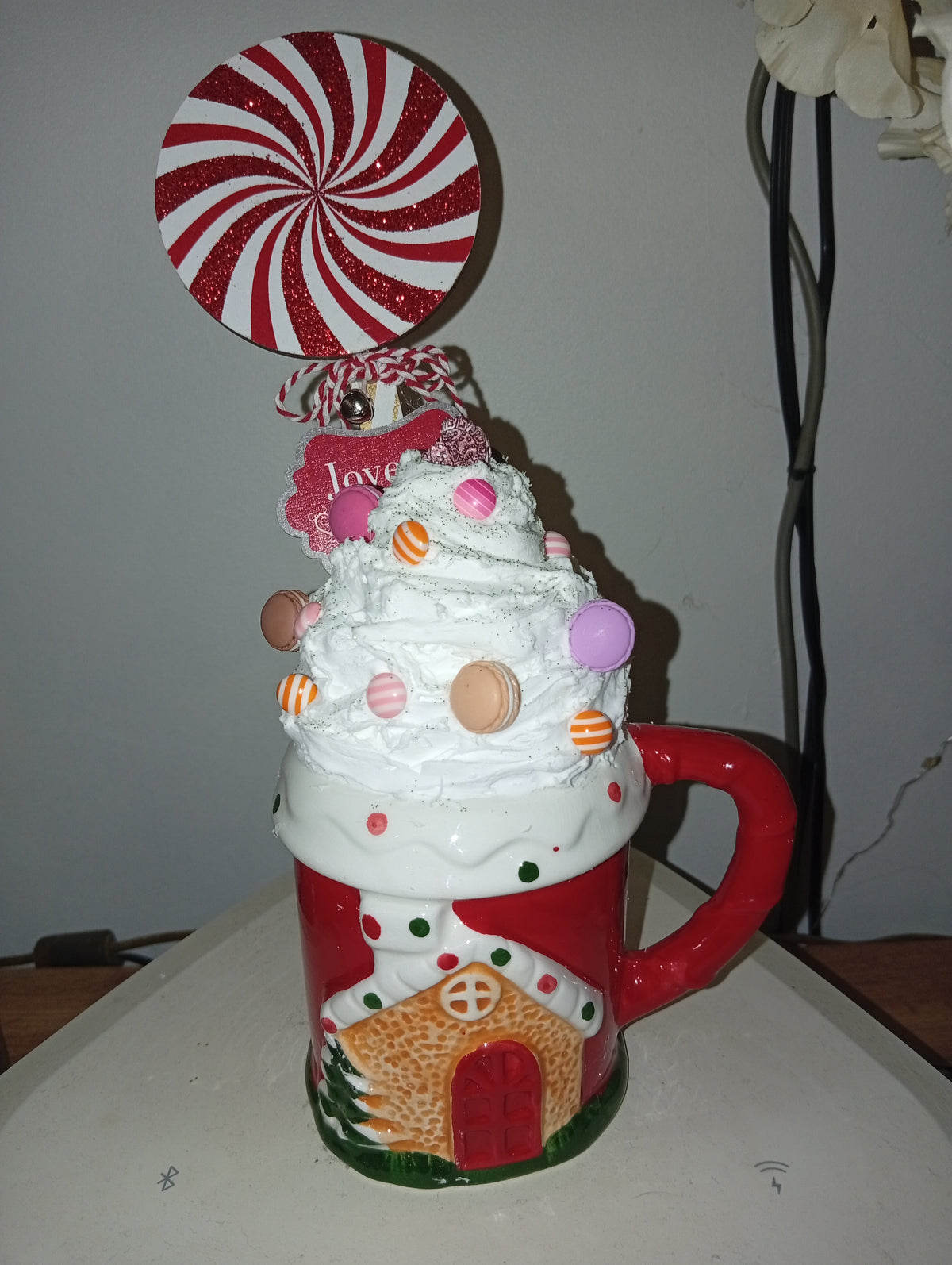 Mug décoratif maison de pain d épices