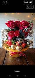 composition florale rouge or