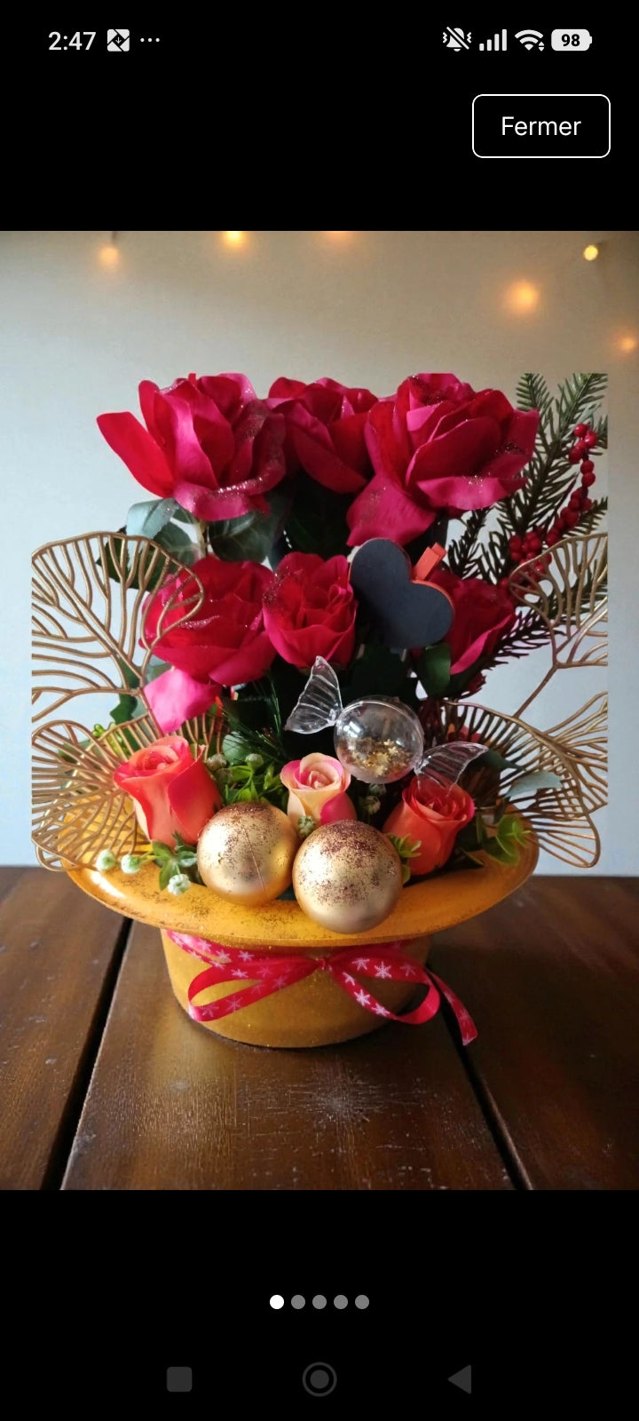 composition florale rouge or